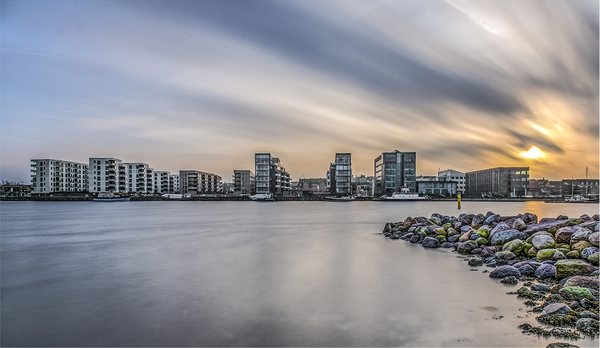 Holbæk havnefront fotograferet med lang lukkertid. Ca 1 minut. ND-filter B+W ND 3,0 1000X.